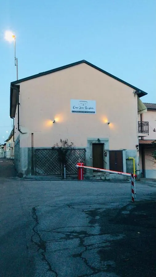Casa Jomi B&B Borghetto Lodigiano Pensión