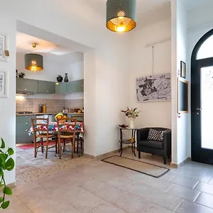 https://luigino-bb.it-tuscanyhotel.com